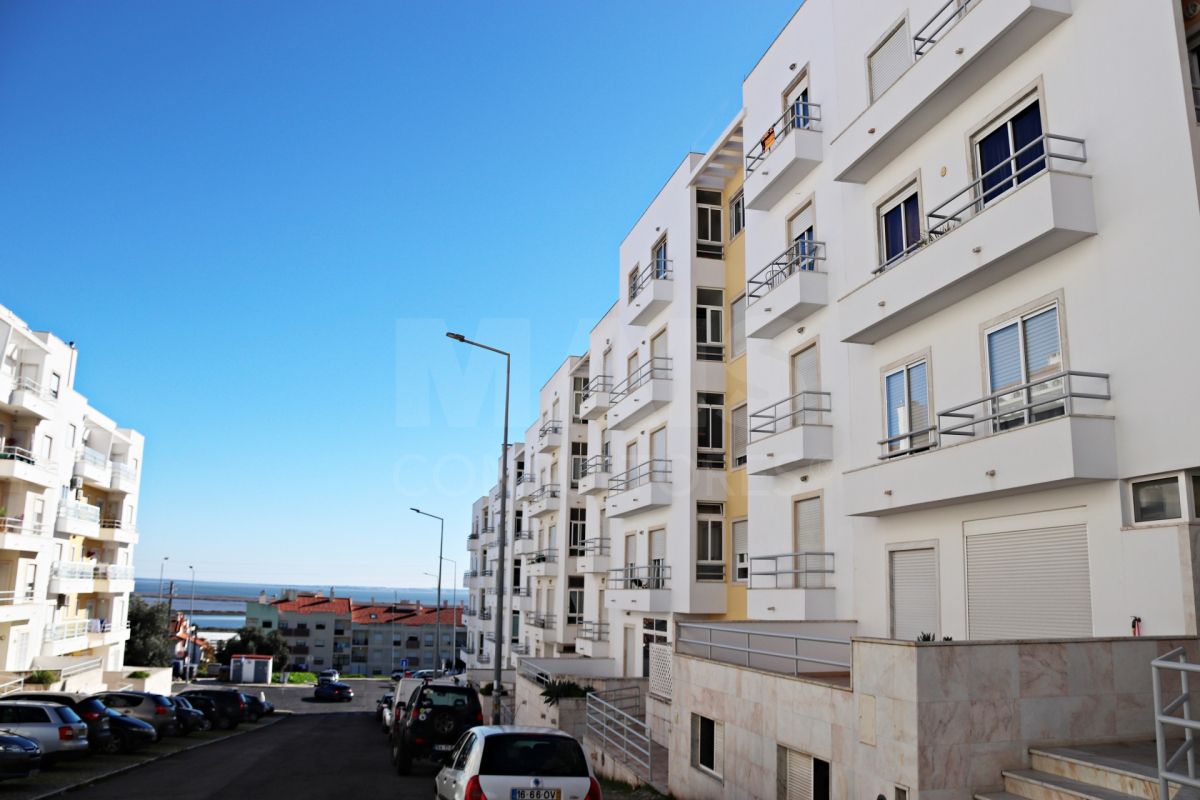 Apartamento T2+1 com vista Rio no Tágides Park na Póvoa de Santa Iria